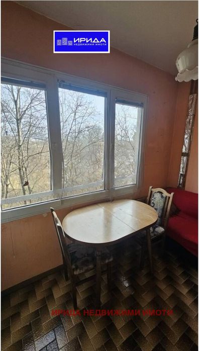 Двустаен апартамент в Надежда 4