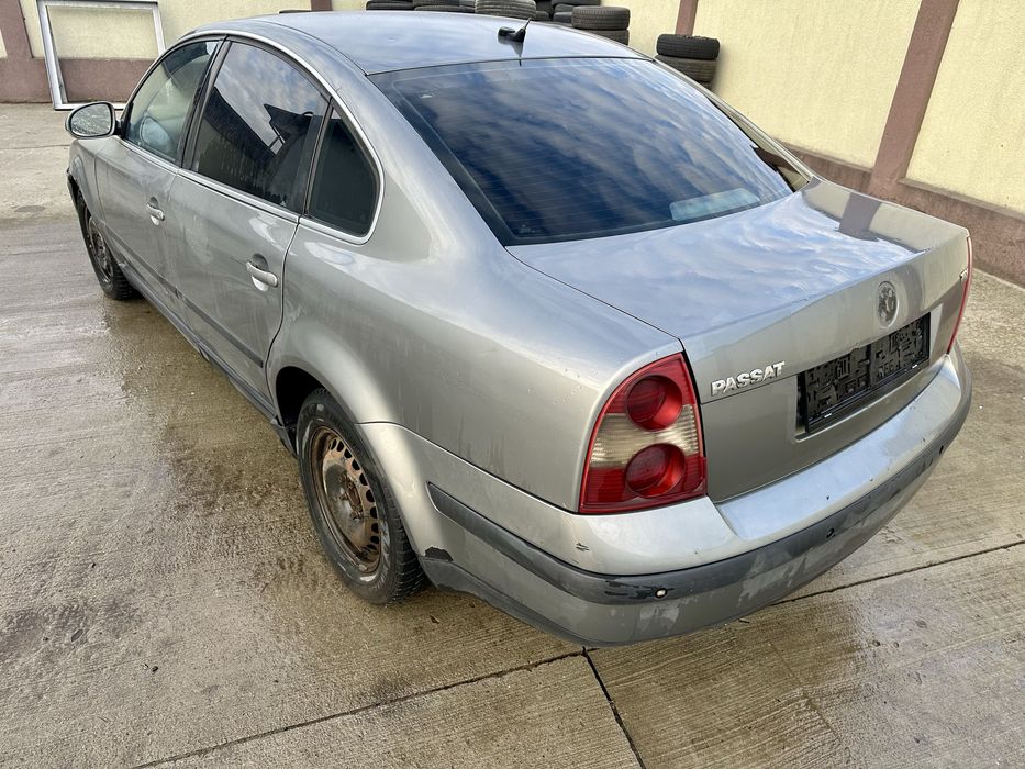 Vand Passat B5 ușor avariat