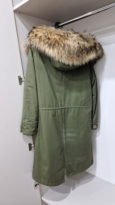 Продам парку, вородник песец