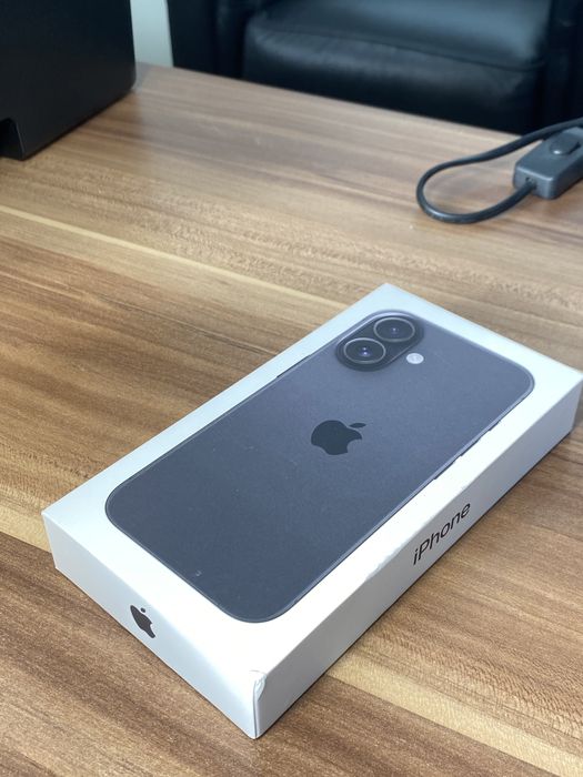 iPhone 16• 128 GB • Black