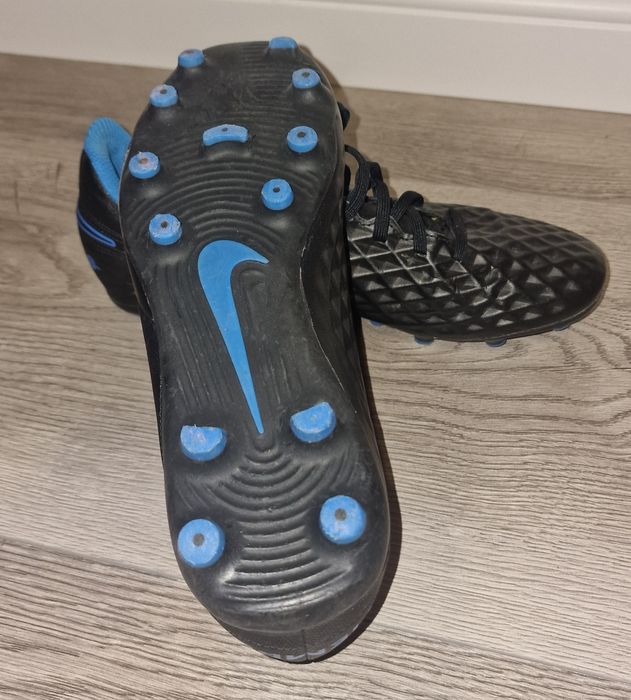 Ghete Fotbal Nike Tiempo Legend 8 MG/AG – Stare Foarte Bună – Mărimea 40