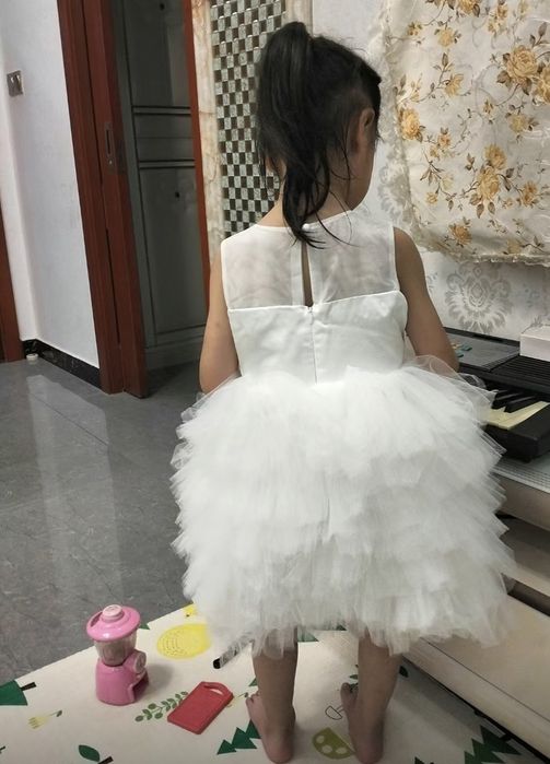 Платье белое на 2-3г. Размер 100см