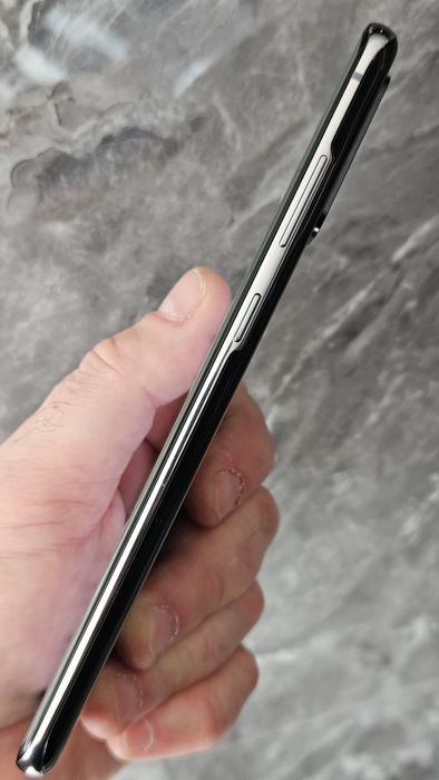 samsung s20 plus black 12gb/128gb  650 lei