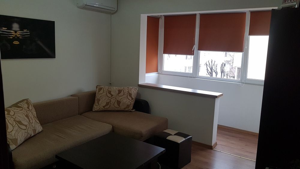 Vând apartament zona Astra