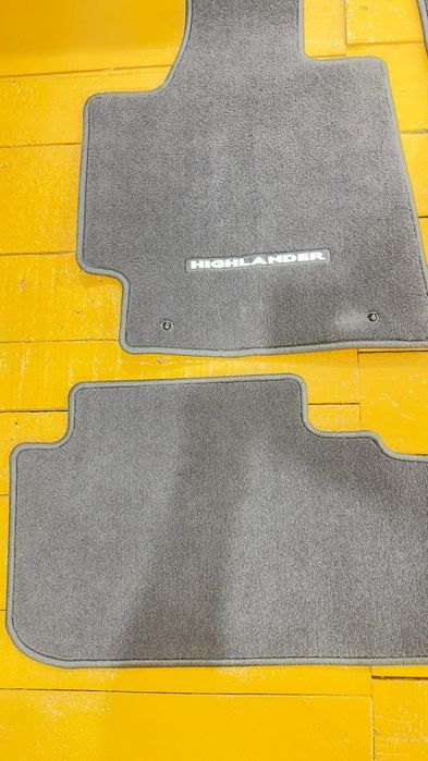 Продам коврики Toyota Highlander новые оригинал