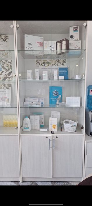 Продам офисную мебель и технику