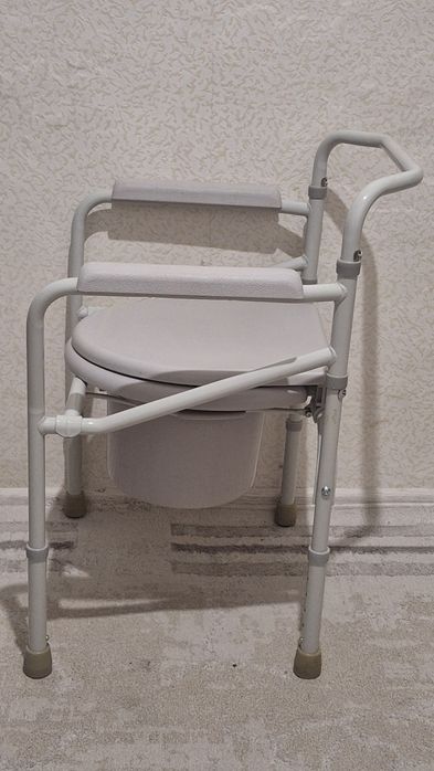 Санитарный стул туалет