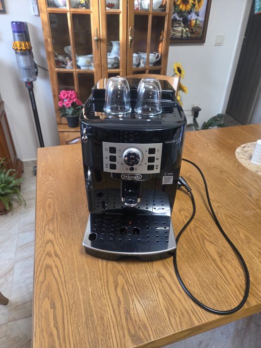 Кафеавтомат DELONGHI MAGNIFICA compact