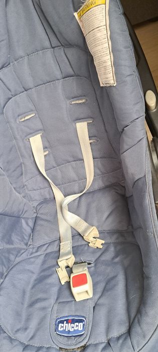 Продам автокресло chicco