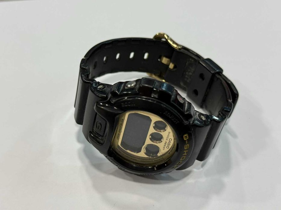 Часовник G-SHOCK DW-6900CB