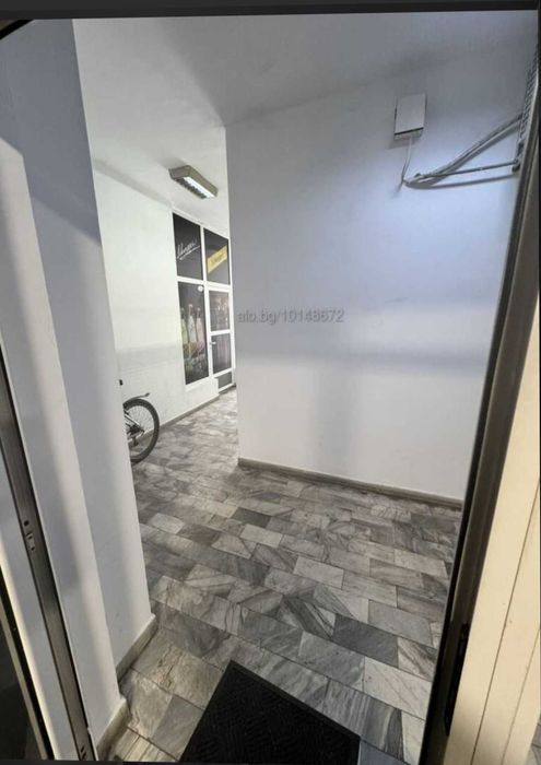 Дава се под наем Офис в Пловдив, Център - 31 кв.м за 255 € - Снимка #4