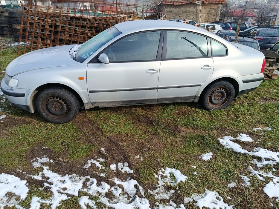 Продава се на Части Volkswagen Passat 4