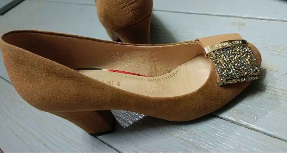 Женская обувь на каблуках