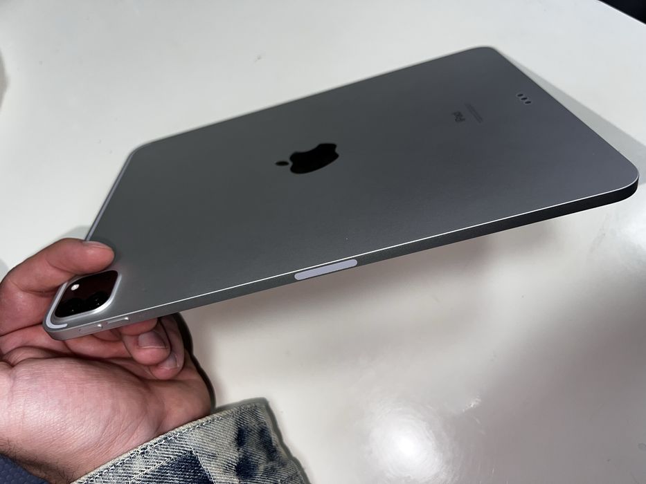 iPad pro 11” gen 3 M1 128gb Wi-Fi