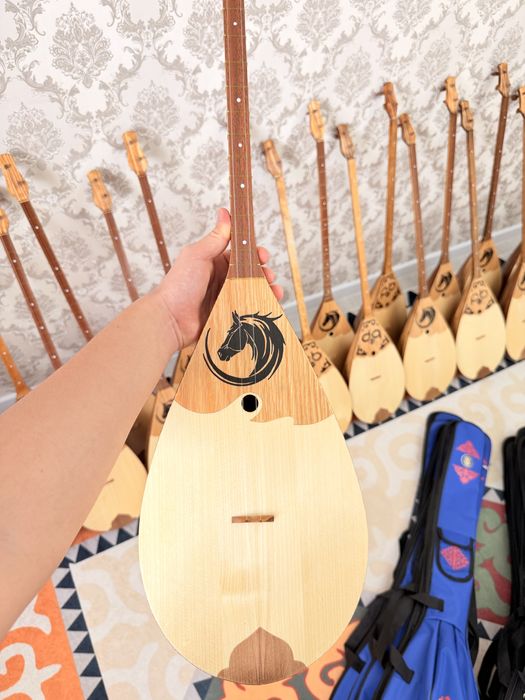 Домбыра сатылады