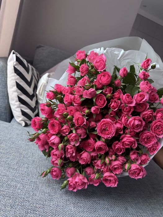 Букет кустовых роз очень красивый