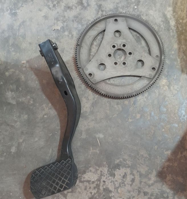 Продам крышку багажника