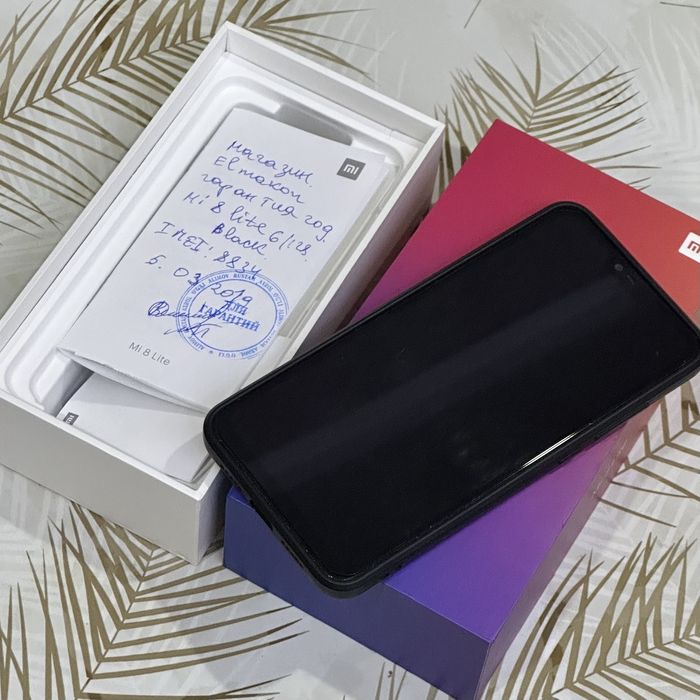 Продается телефон Mi 8 lite