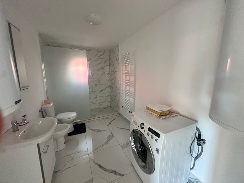 Casă renovată, 2 corpuri, teren 965 mp – Corbu
