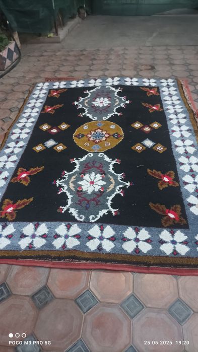 Гиламлар сотилади