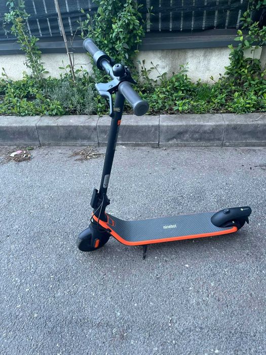Trotineta electrica Segway NINEBOT eKickScooter C2, 7 inch, negru-portocaliu