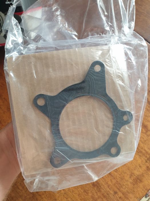 Продам помпу на мотор 1.6 g4fc  2012-14