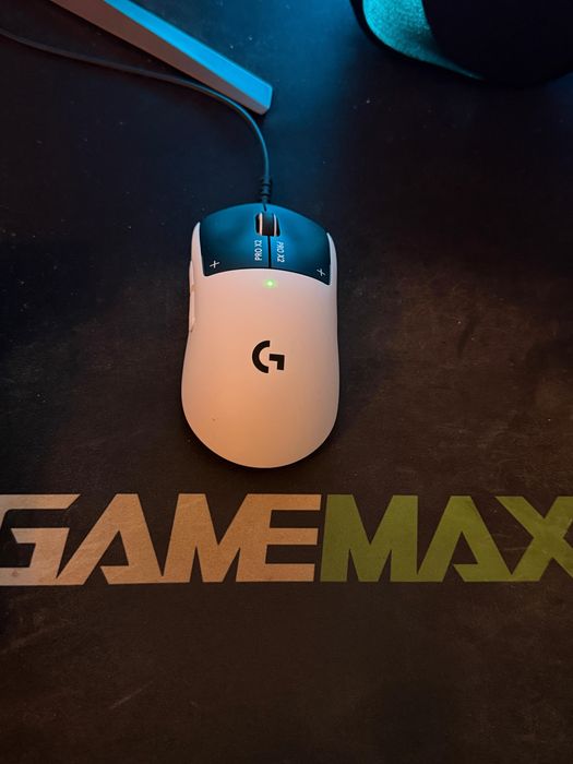 Logitech PRO X2 Superstrike, 44000 DPI, senzor Hero 2, Alb/Negru