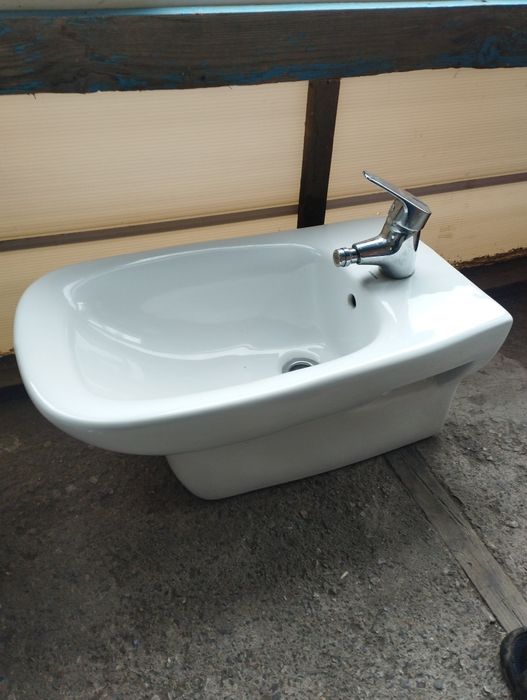 Продается. биде.