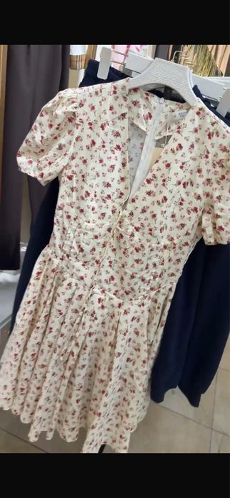 платье и поло отдам за 10 тысяч тенге