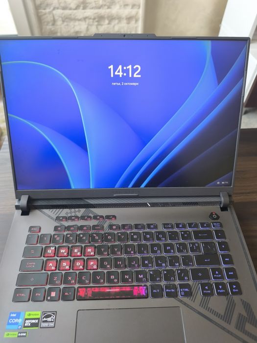 Лаптоп asus rog strix G16