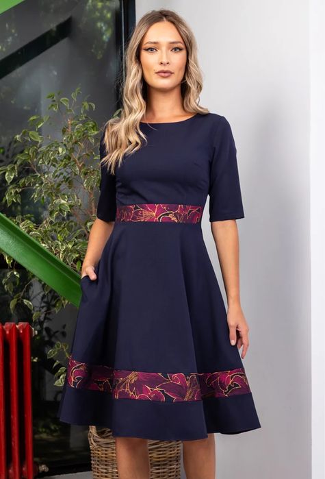 Rochie eleganta bleumarin cu detalii cu imprimeu floral Liona