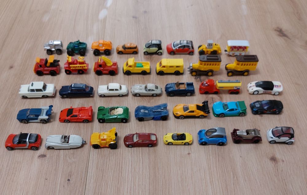 Киндер играчки колички