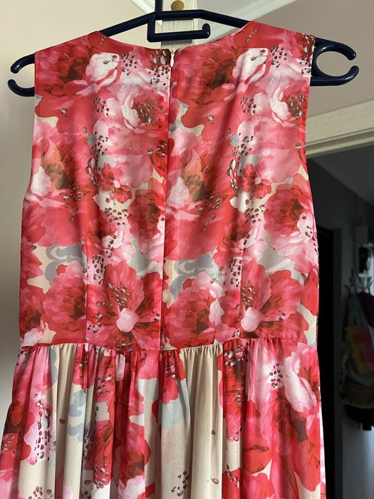 Продаю женское платье