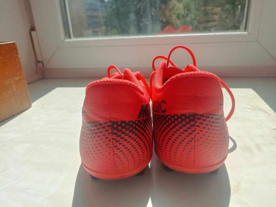 Футбольные бутсы