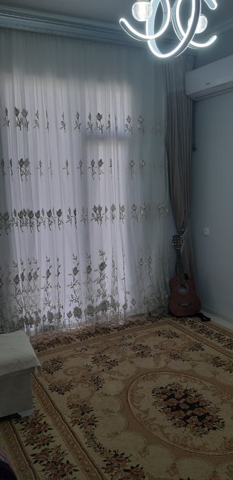 Kvartira ijaraga beriladi! 
Manzil: qorasuv motrid city house
3 xona.