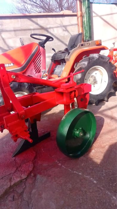 Плуг за тракторр