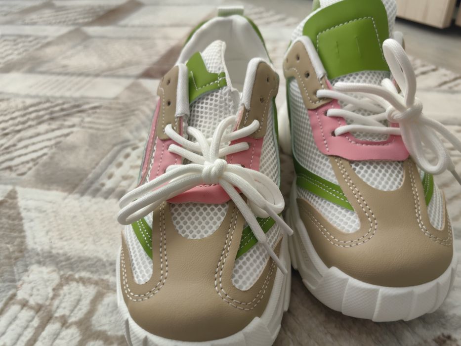 Дамски маратонки чисто нови 39 номер