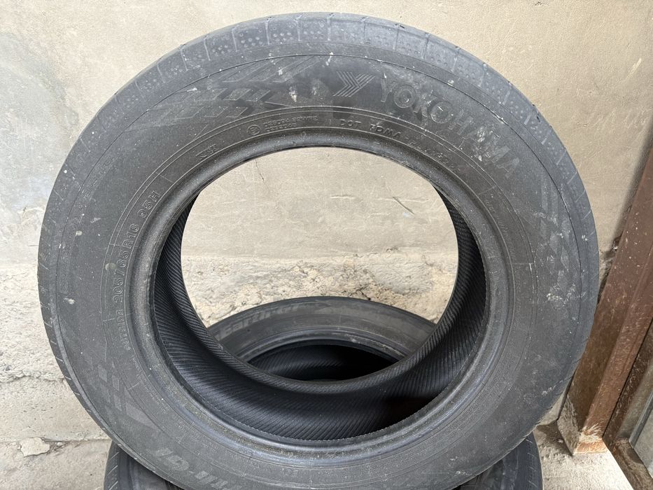 Летние шины  215/50R17