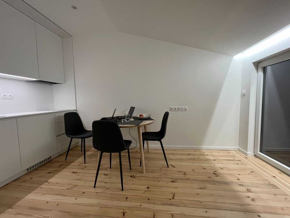 Дава се под наем Двустаен апартамент в Пловдив, Център - 60 кв.м за 548.25 € - Снимка #2