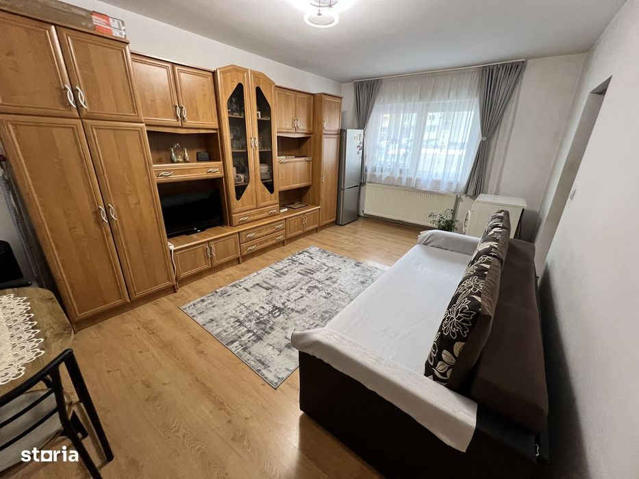 VÂND garsonieră renovată – pretabilă birou – zona Vasile Aaron