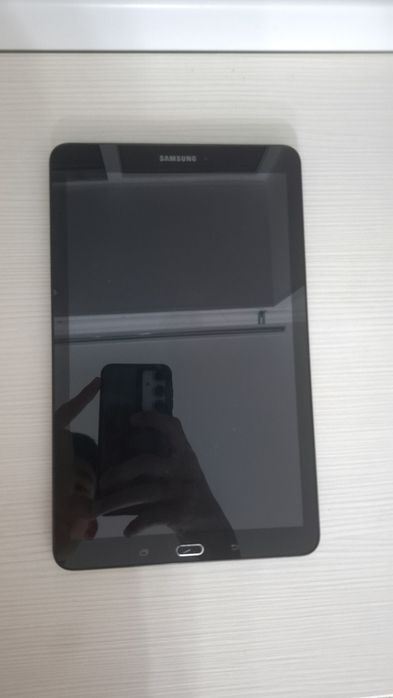 Самсунг Галакси Tab E