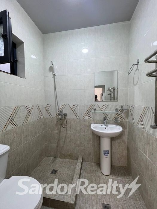 4 комнатный дом на Ханабаде, метро Толарик 1,6 соток