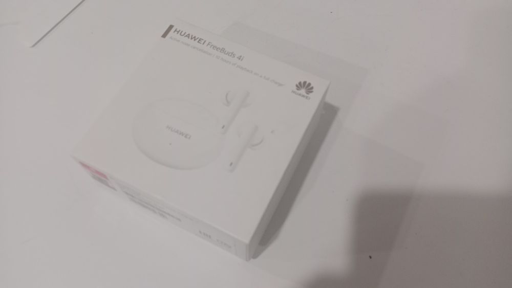 Продам наушники HUAWEI freebuds 4i