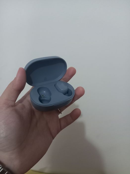 Продам наушники две пары