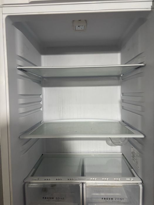 Холодильник бирюса почти новый