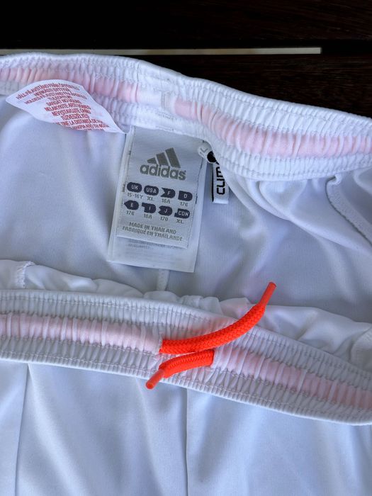 Мъжки къси панталони Adidas ClimaCool (FC Bayern Munchen) - размер М, Отлично състояние