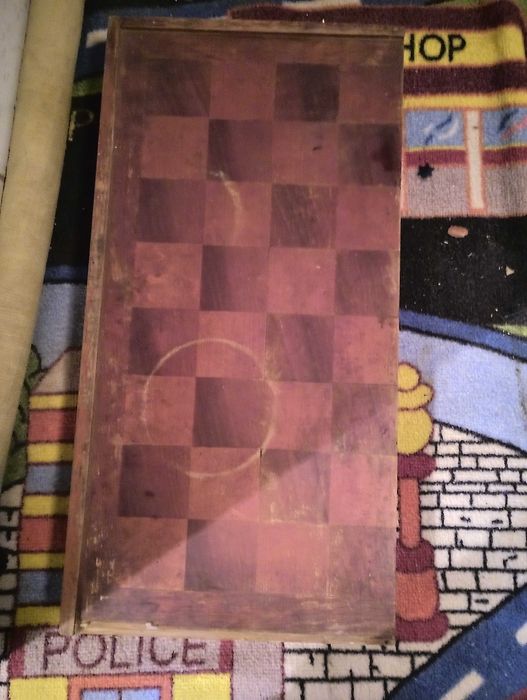 Табла за игра стара