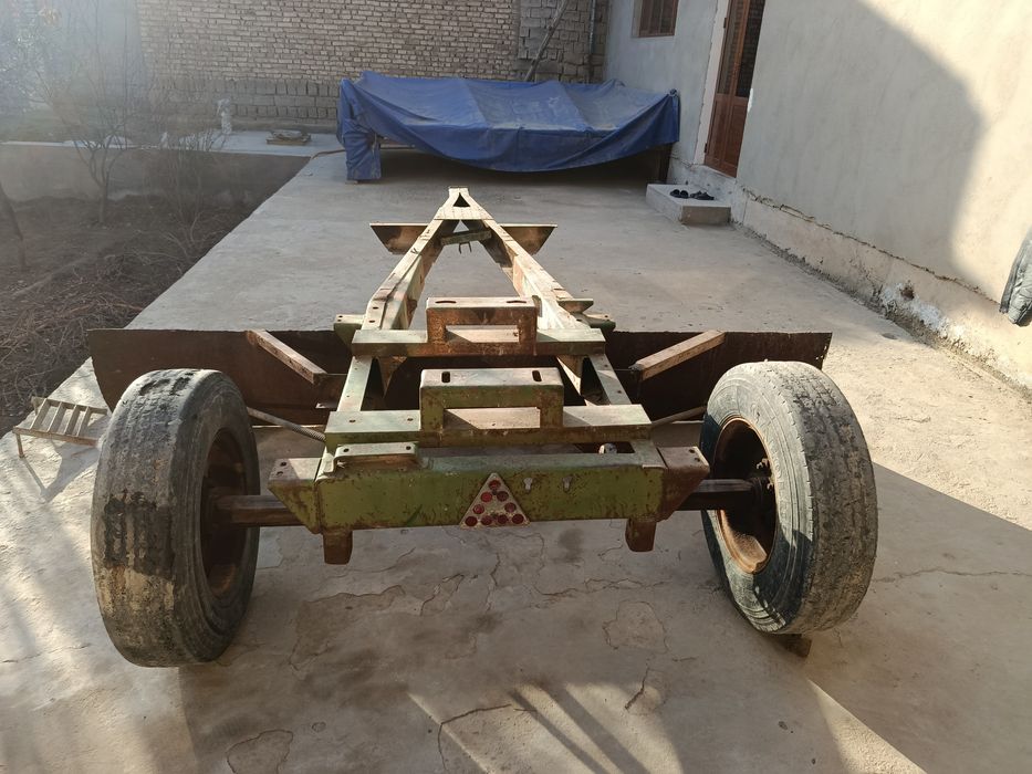 Qishliq xujalik texnikasi sotiladi