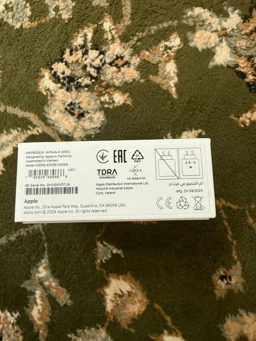 Продам Apple Airpods 4