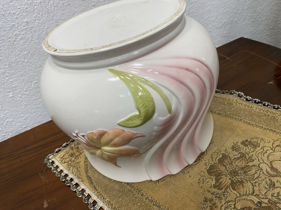 Италианска кашпа от порцелан